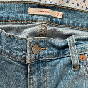 Levi Jeans- Boyfriend Size 29